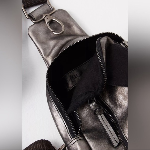 FREE PEOPLE METALLIC SLING/SMALL BACKPACK BAG HAS SO MUCH ROOM FOR EVERYTHING - Picture 3 of 5